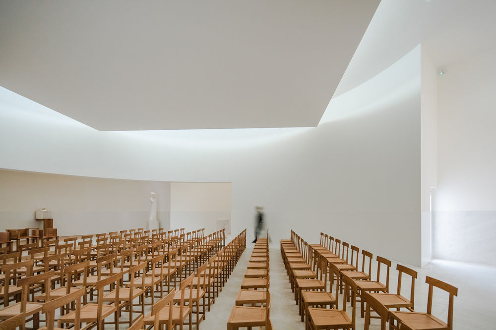 Saint-Jacques-de-la-Lande教堂，法国雷恩 / Álvaro Siza Vieira