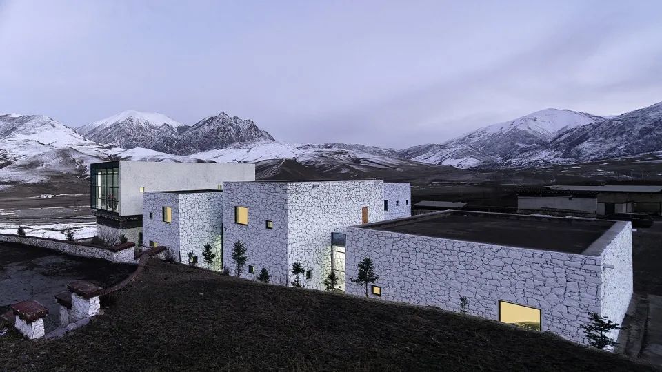 雪山之畔的藏式新旧对话——青海赞普博物馆扩建