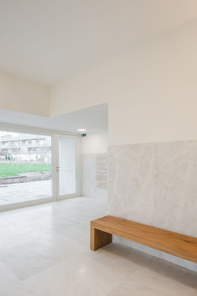 Saint-Jacques-de-la-Lande教堂，法国雷恩 / Álvaro Siza Vieira