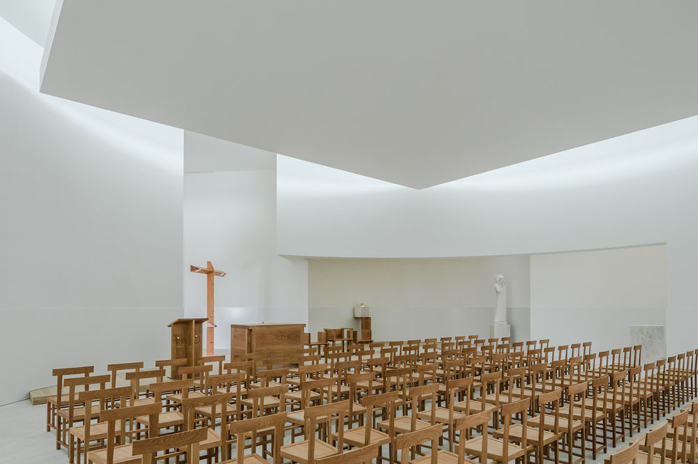 Saint-Jacques-de-la-Lande教堂，法国雷恩 / Álvaro Siza Vieira