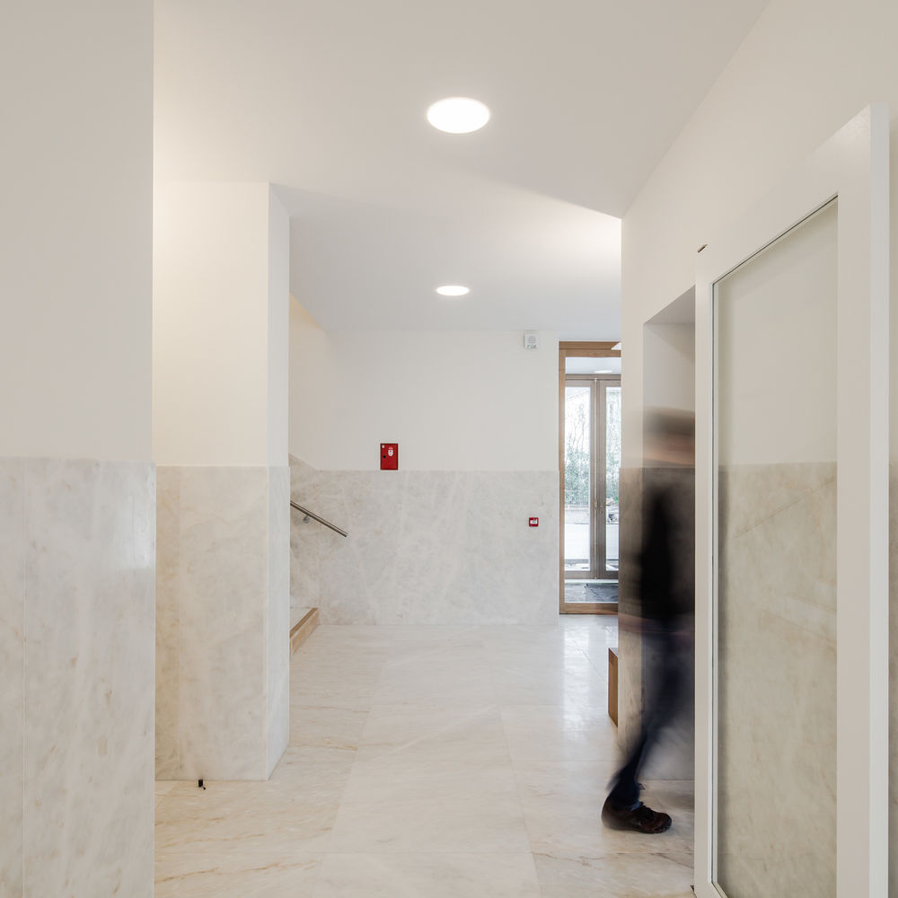 Saint-Jacques-de-la-Lande教堂，法国雷恩 / Álvaro Siza Vieira