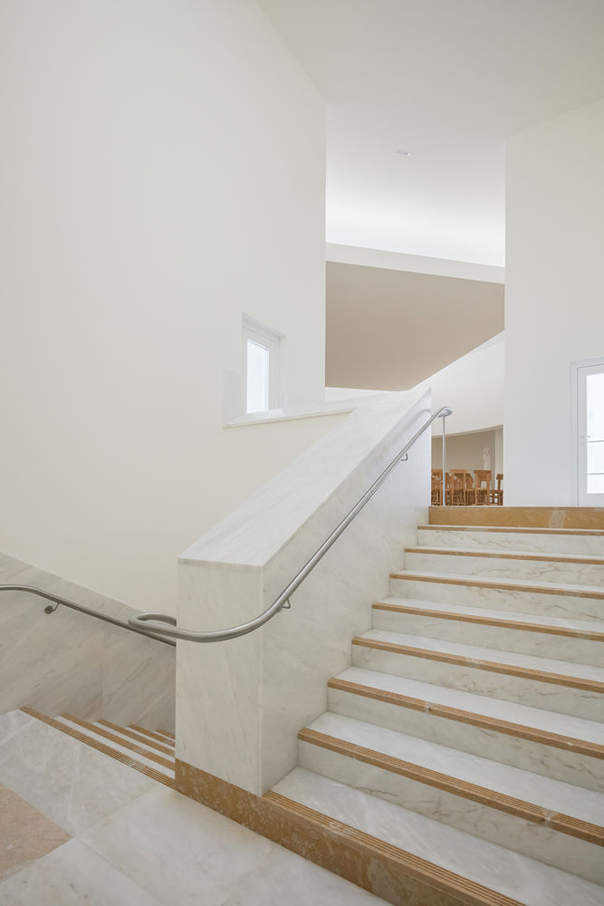 Saint-Jacques-de-la-Lande教堂，法国雷恩 / Álvaro Siza Vieira