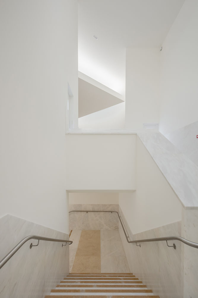 Saint-Jacques-de-la-Lande教堂，法国雷恩 / Álvaro Siza Vieira