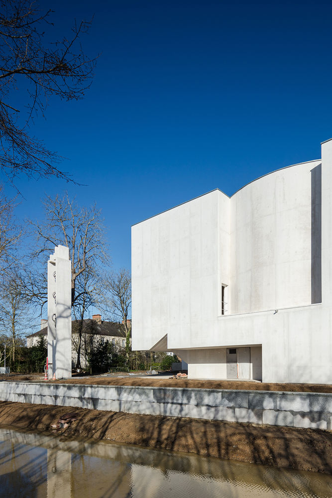 Saint-Jacques-de-la-Lande教堂，法国雷恩 / Álvaro Siza Vieira