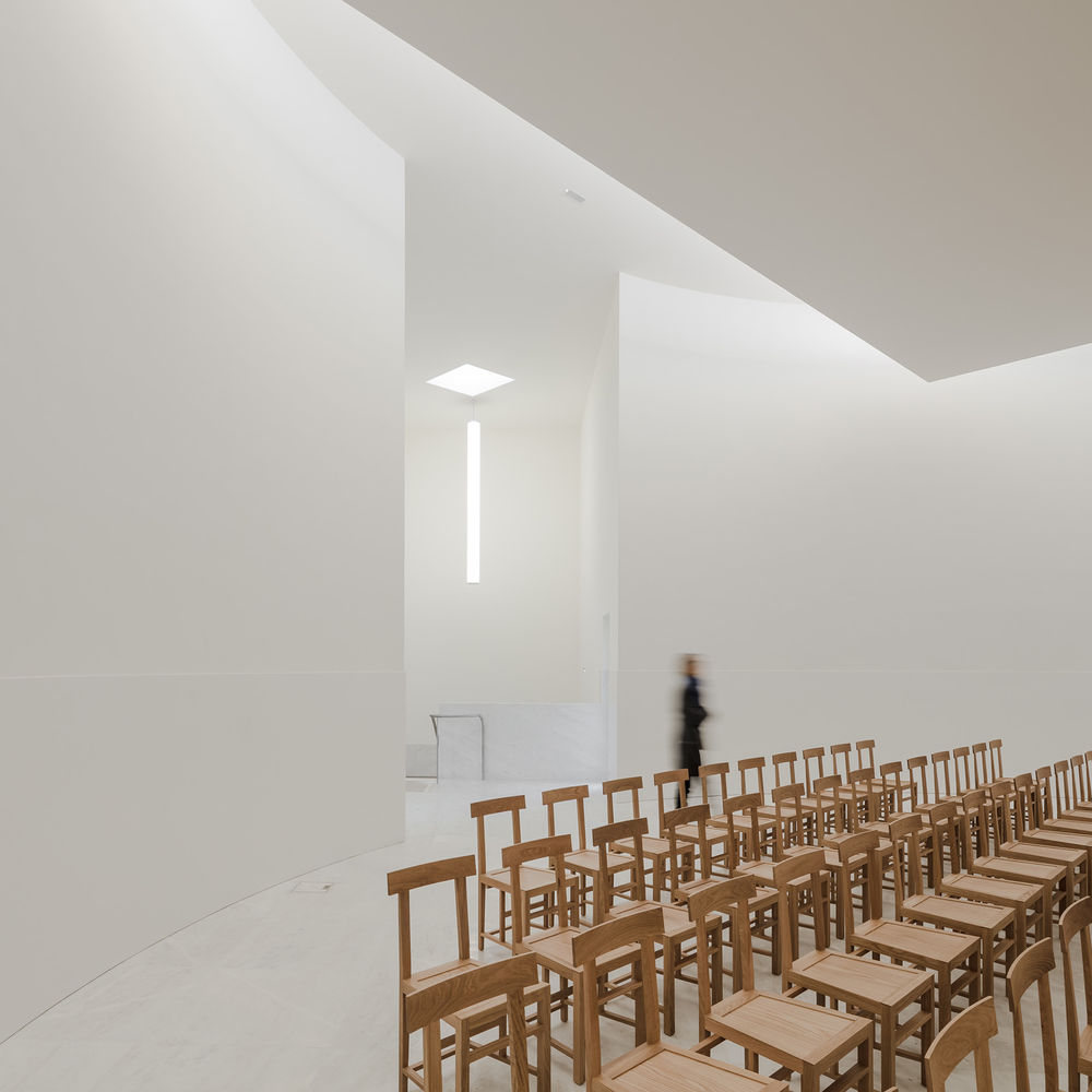 Saint-Jacques-de-la-Lande教堂，法国雷恩 / Álvaro Siza Vieira