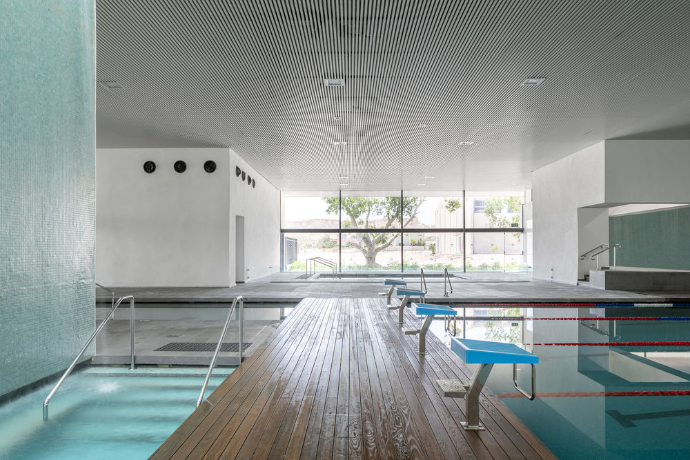 Arava Aquatic Sports Center / Zait Lev Architects