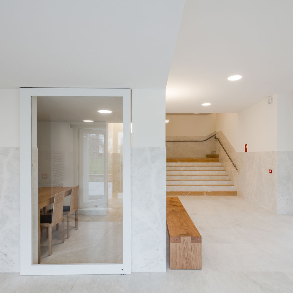 Saint-Jacques-de-la-Lande教堂，法国雷恩 / Álvaro Siza Vieira