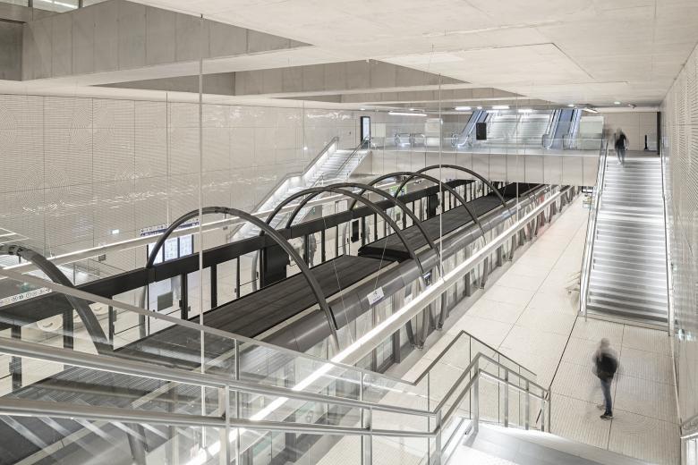 Niels Schubert Fotograf | BFF丨Metro Station Porte de Clichy丨法國