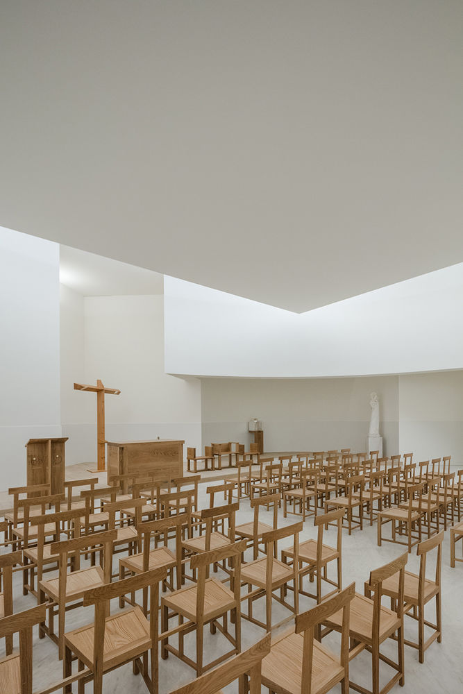 Saint-Jacques-de-la-Lande教堂，法国雷恩 / Álvaro Siza Vieira