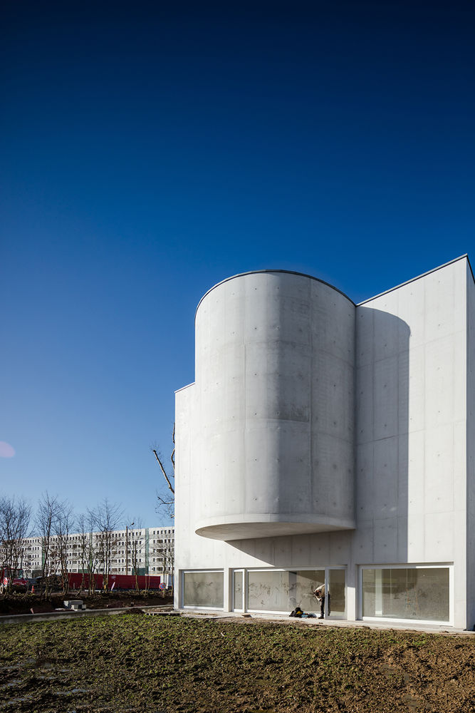 Saint-Jacques-de-la-Lande教堂，法国雷恩 / Álvaro Siza Vieira