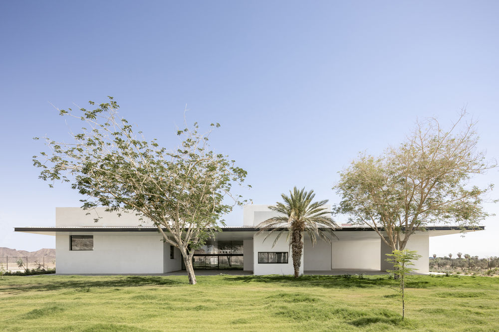 Arava Aquatic Sports Center / Zait Lev Architects