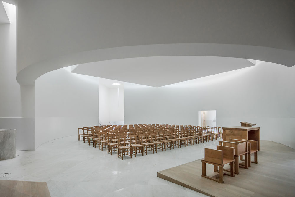 Saint-Jacques-de-la-Lande教堂，法国雷恩 / Álvaro Siza Vieira