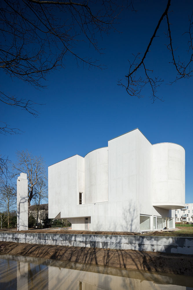 Saint-Jacques-de-la-Lande教堂，法国雷恩 / Álvaro Siza Vieira