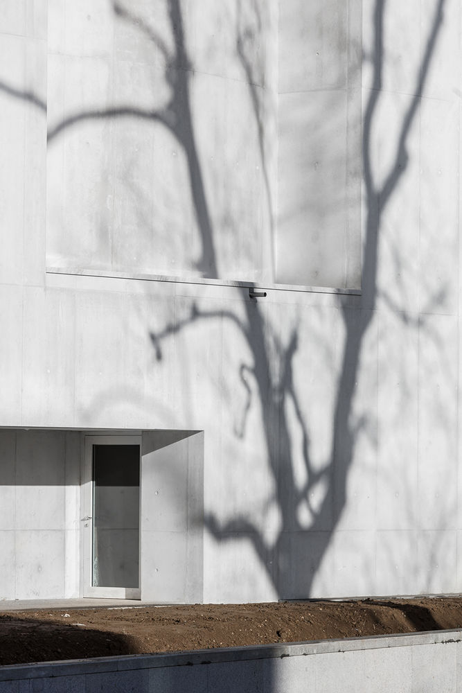 Saint-Jacques-de-la-Lande教堂，法国雷恩 / Álvaro Siza Vieira