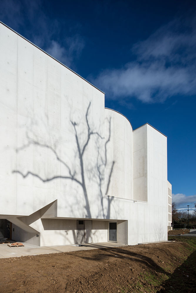 Saint-Jacques-de-la-Lande教堂，法国雷恩 / Álvaro Siza Vieira