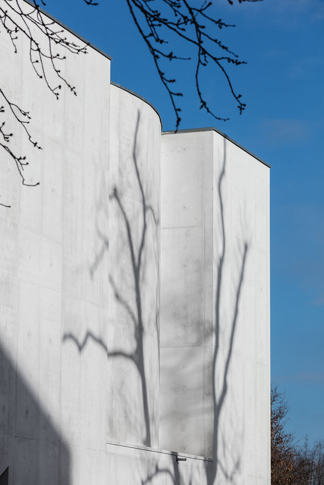 Saint-Jacques-de-la-Lande教堂，法国雷恩 / Álvaro Siza Vieira