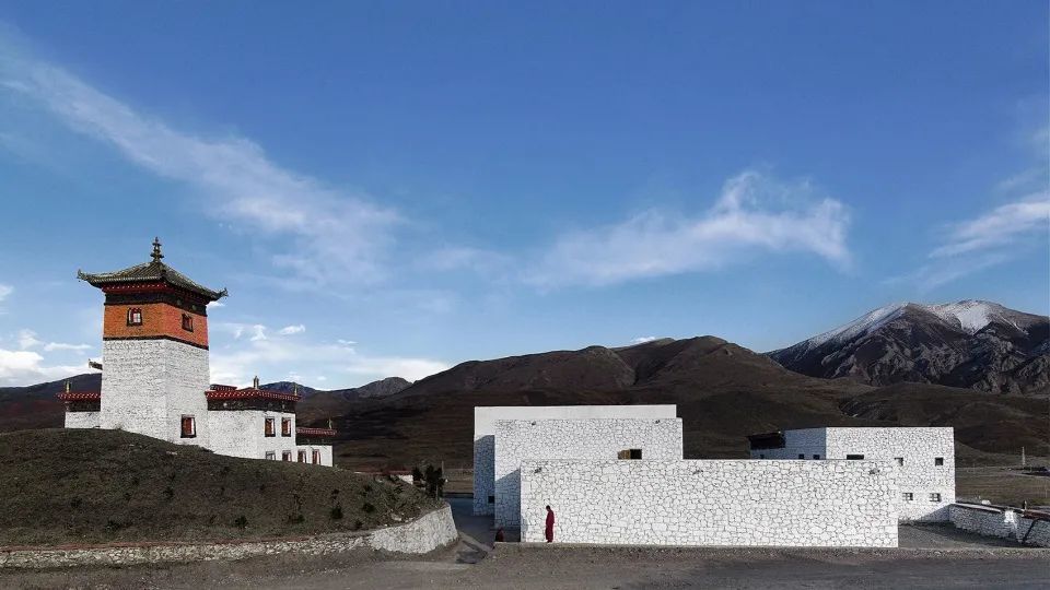 雪山之畔的藏式新旧对话——青海赞普博物馆扩建