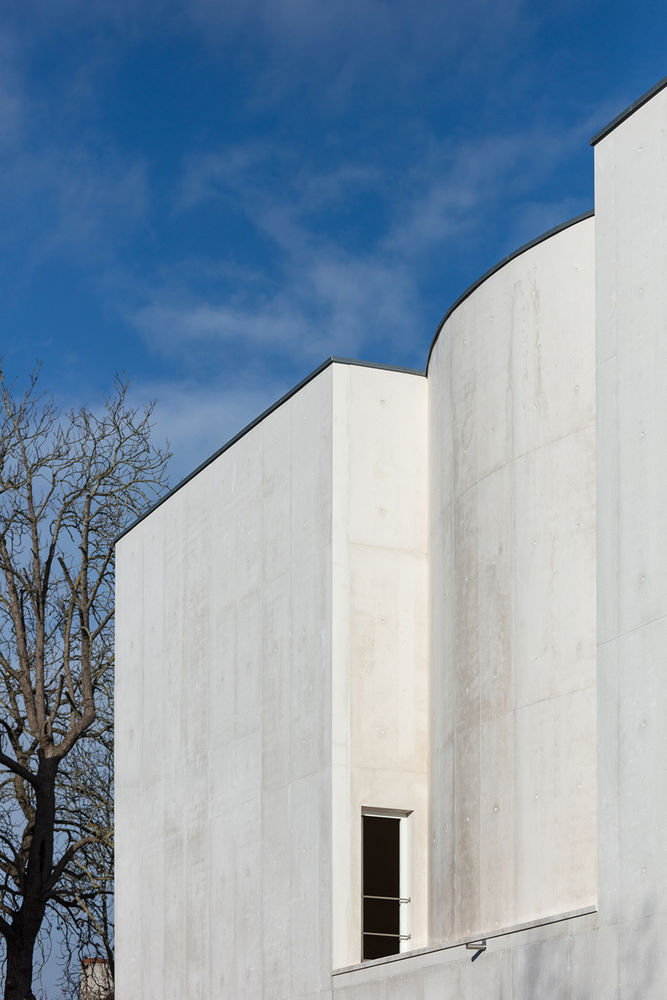 Saint-Jacques-de-la-Lande教堂，法国雷恩 / Álvaro Siza Vieira