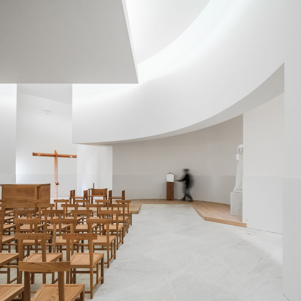 Saint-Jacques-de-la-Lande教堂，法国雷恩 / Álvaro Siza Vieira