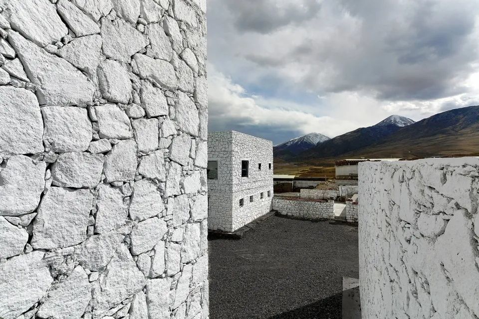 雪山之畔的藏式新旧对话——青海赞普博物馆扩建