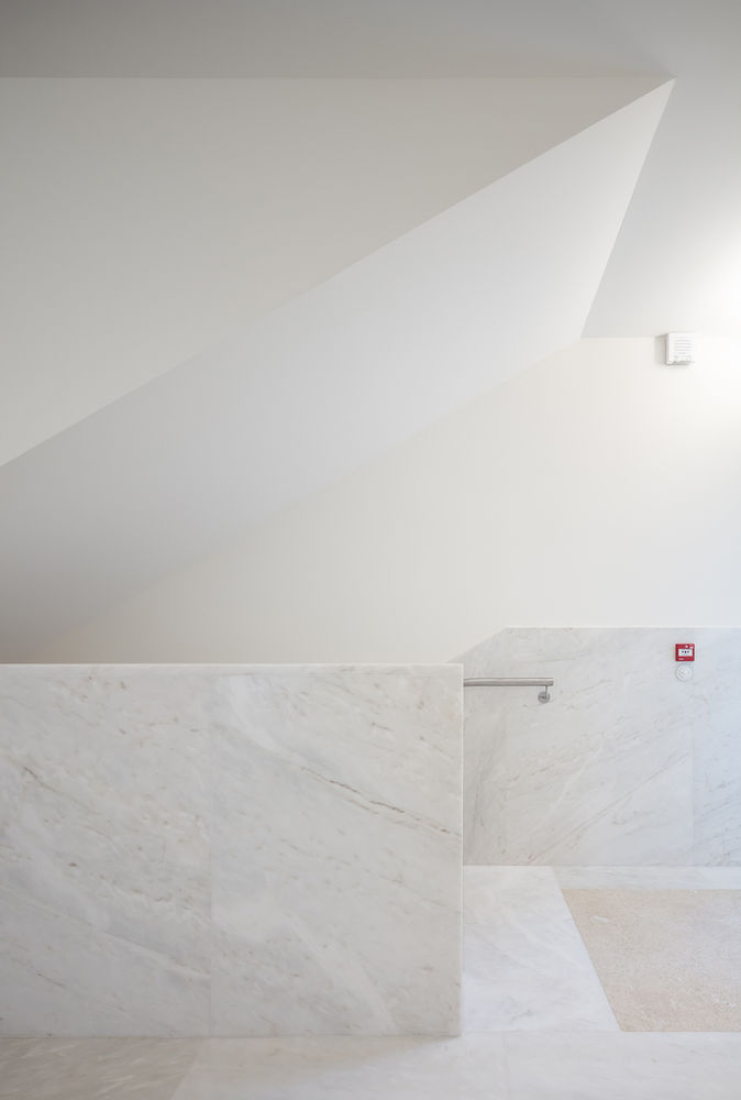 Saint-Jacques-de-la-Lande教堂，法国雷恩 / Álvaro Siza Vieira