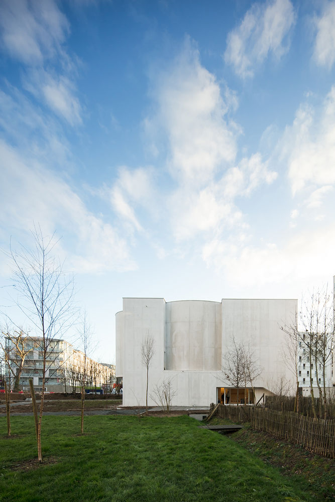 Saint-Jacques-de-la-Lande教堂，法国雷恩 / Álvaro Siza Vieira