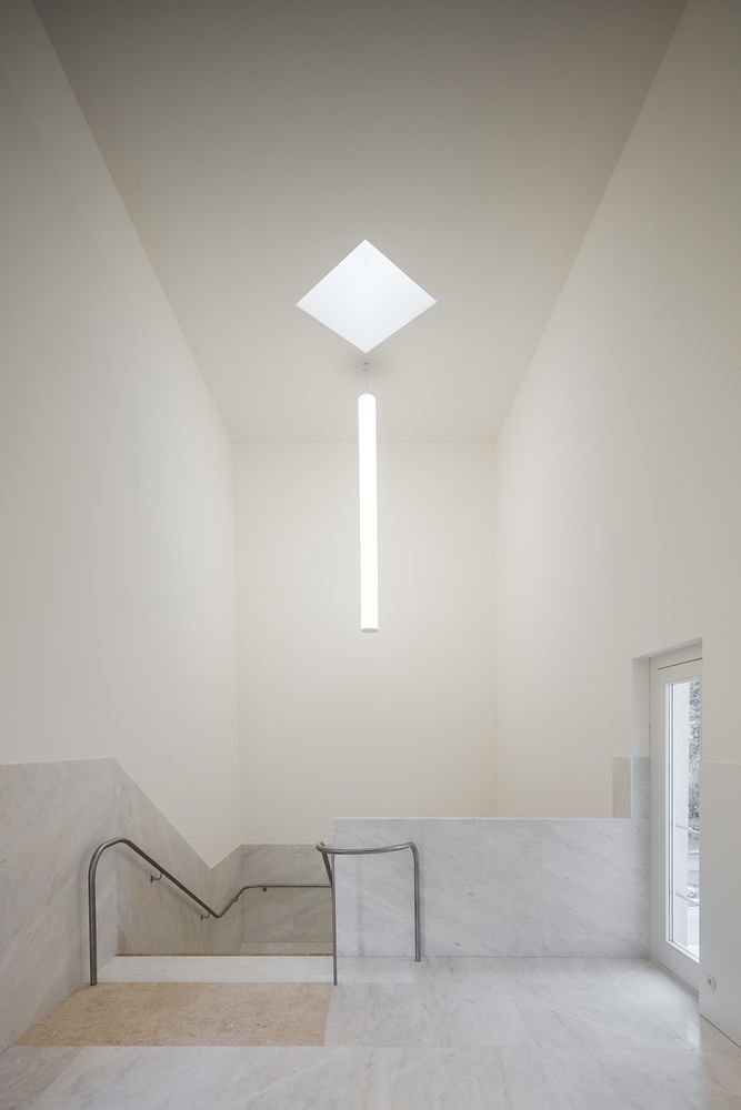 Saint-Jacques-de-la-Lande教堂，法国雷恩 / Álvaro Siza Vieira