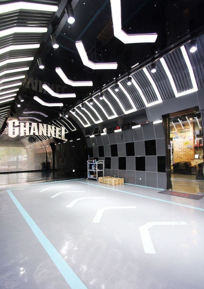工业金属风CHINNAL汽车美容店，打造科技感视觉体验