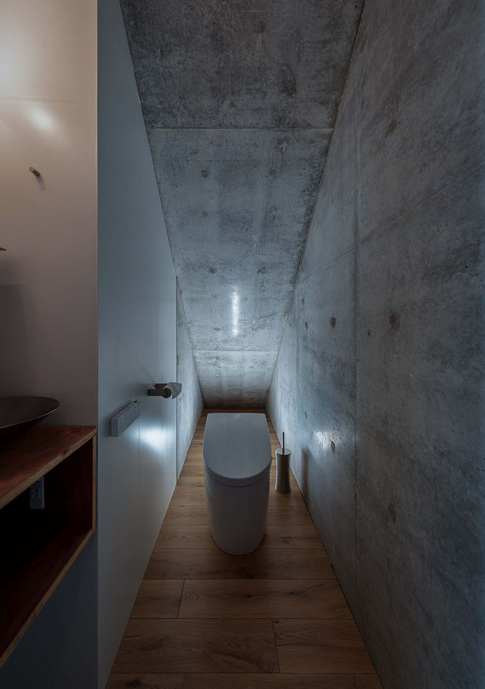 Florian Busch Architects 打造日本斜坡顶部的 NOBORI 大楼，向上攀爬的设计惊艳！