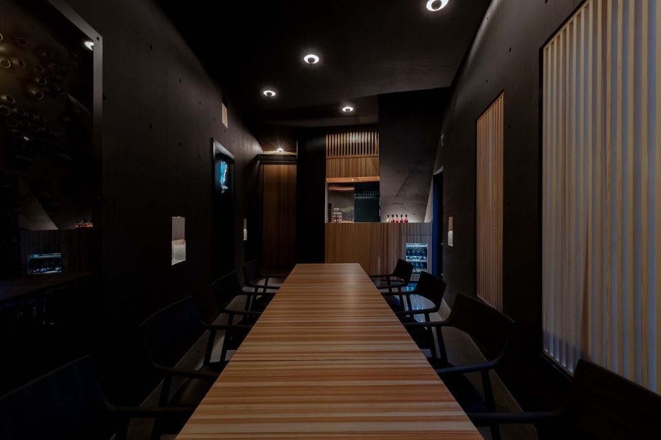 Florian Busch Architects 打造日本斜坡顶部的 NOBORI 大楼，向上攀爬的设计惊艳！