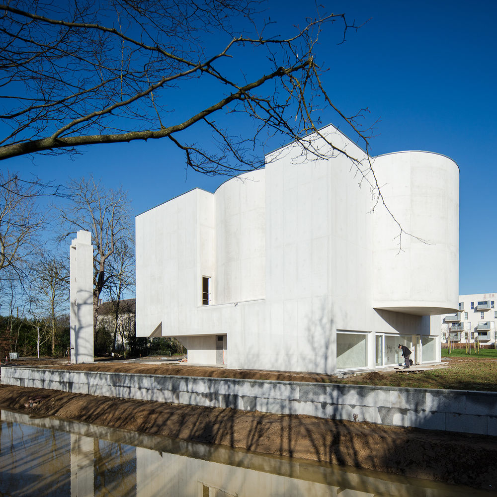 Saint-Jacques-de-la-Lande教堂，法国雷恩 / Álvaro Siza Vieira