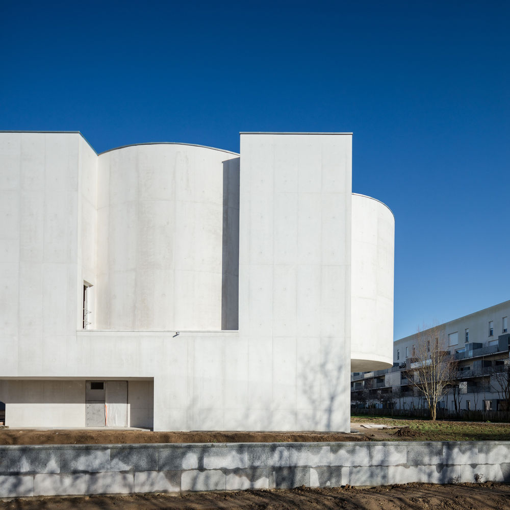 Saint-Jacques-de-la-Lande教堂，法国雷恩 / Álvaro Siza Vieira