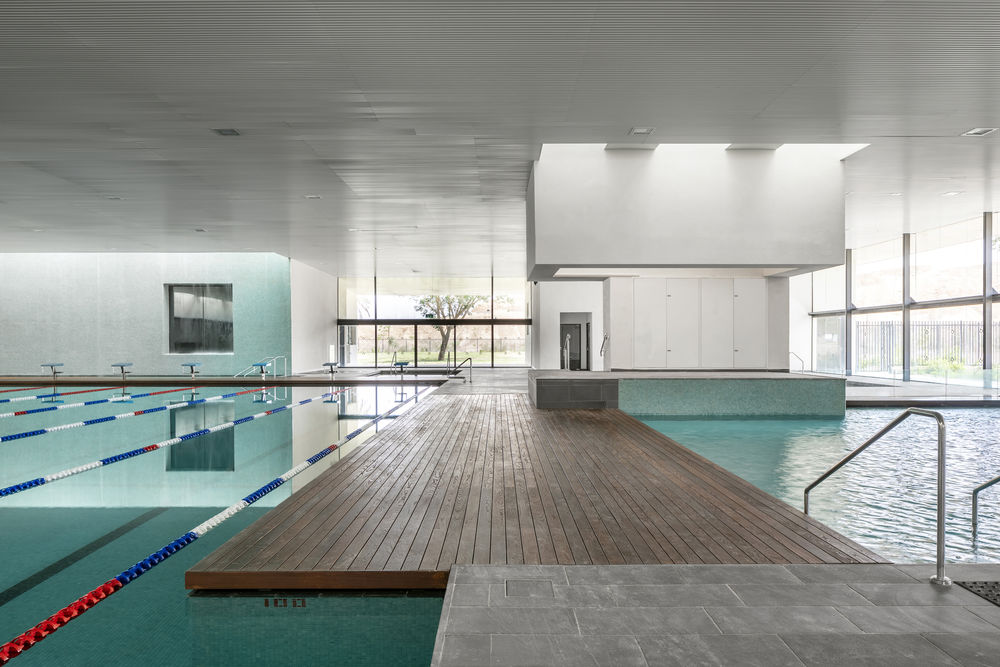 Arava Aquatic Sports Center / Zait Lev Architects