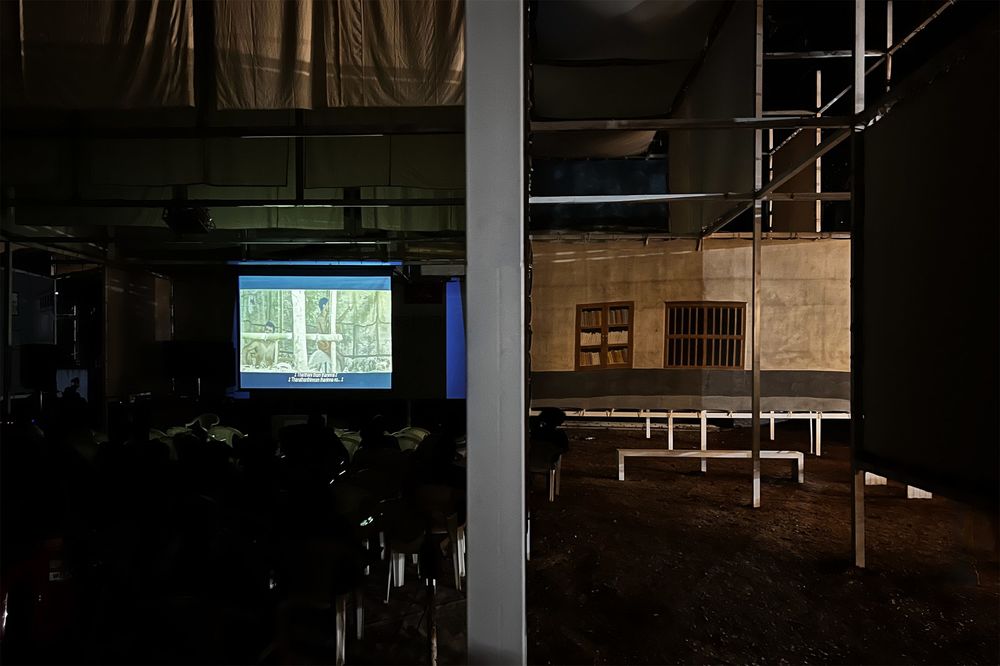「幕后」布景画廊 | 2023 ITFOK 临时展馆 / LIJO.RENY.architects