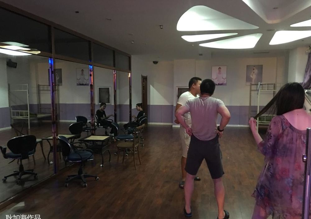 耿加海打造豪华健身游泳瑜伽会所