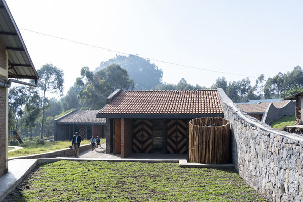 Ruhehe Primary School / MASS Design Group