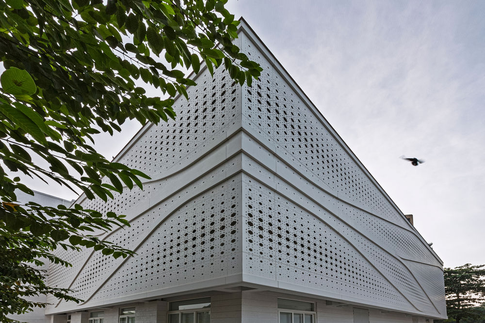 Ismaili Jamatkhana & Community Centre / NUDES