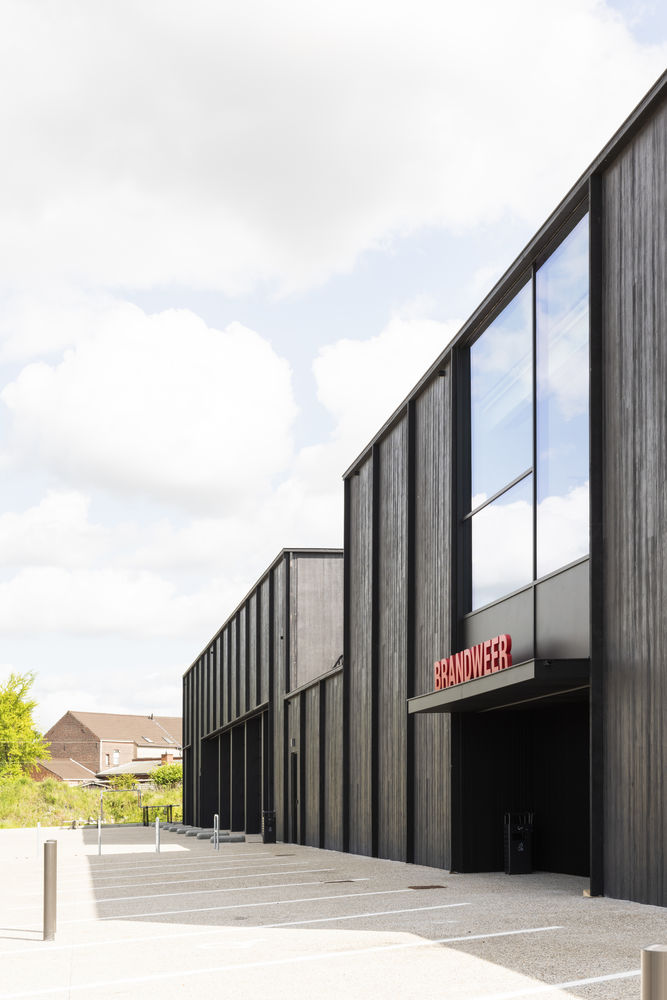 Bramier Fire Station / Bureau DBG