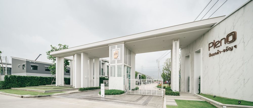 泰国 Pleno 联排别墅住宅，殖民风格景观设计