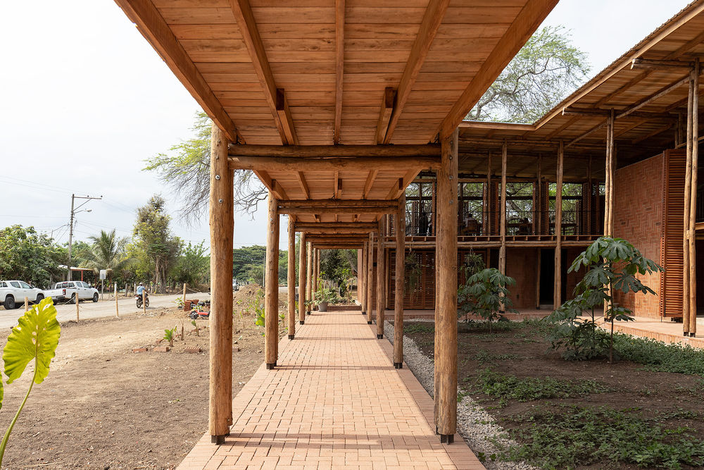 Community Productive Development Center Las Tejedoras / Natura Futura Arquitectura + Juan Carlos Bamba