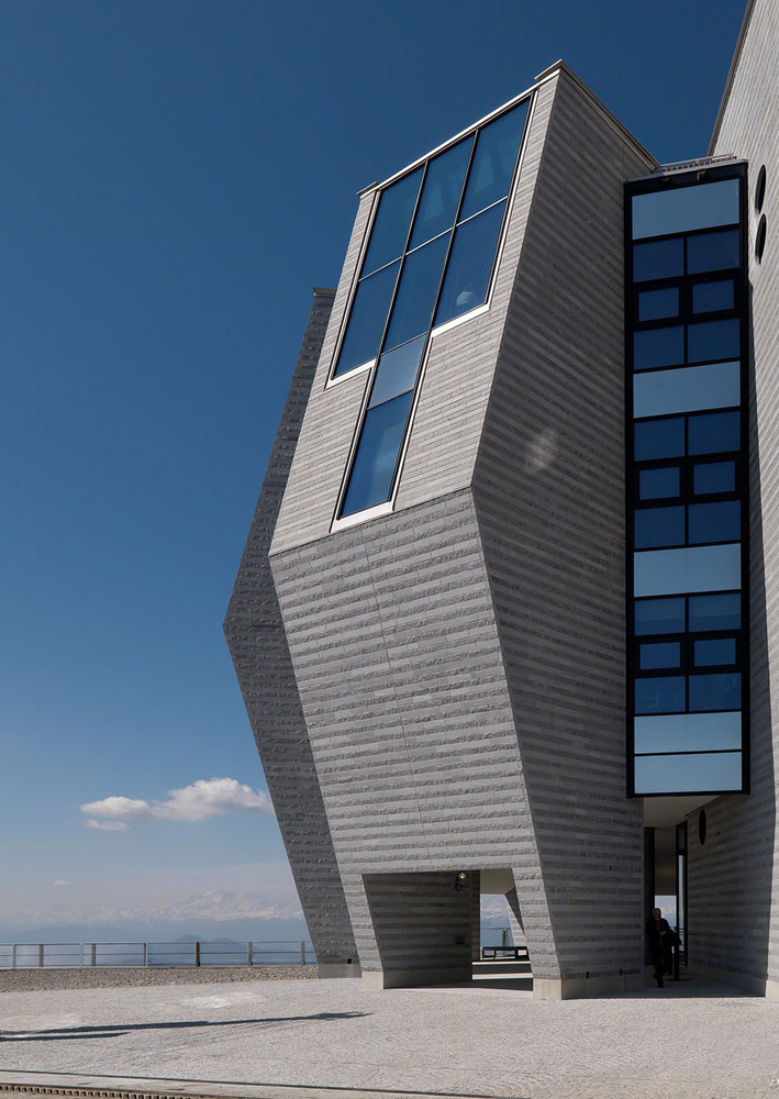 瑞士阿尔卑斯山 Monte Generoso 餐厅——马里奥·博塔的“石之花”