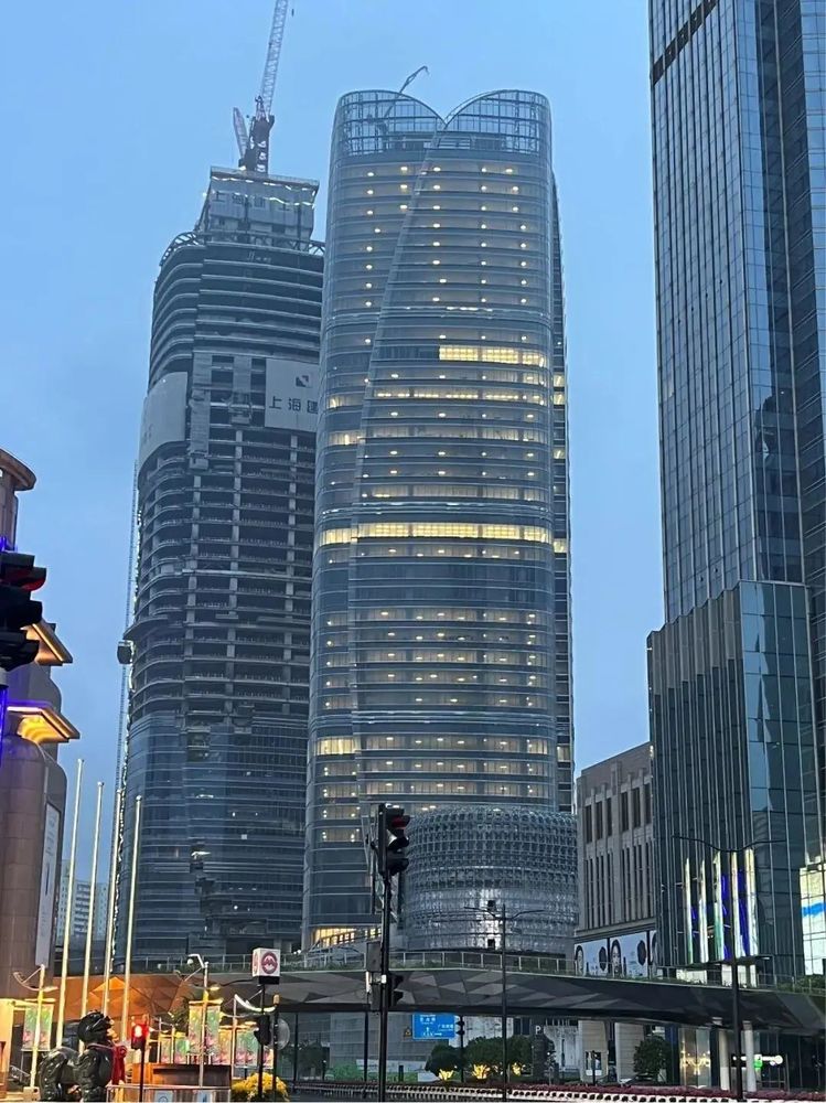 徐家汇中心 T1 塔楼竣工，现代设计风格成亮点
