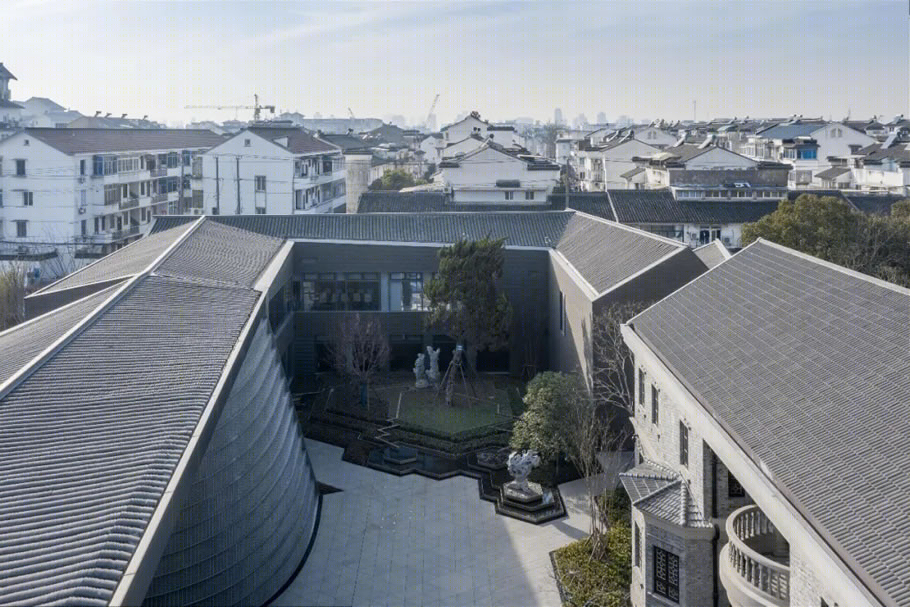 苏州仁恒仓街商业展示馆 | 新旧对话的场所复兴