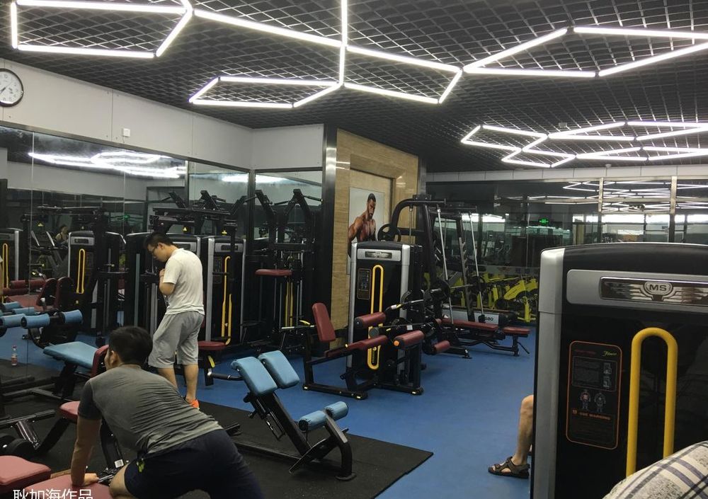 耿加海打造豪华健身游泳瑜伽会所