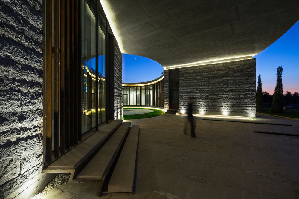 38°30° Cheese Factory | 现代工业风与自然共生