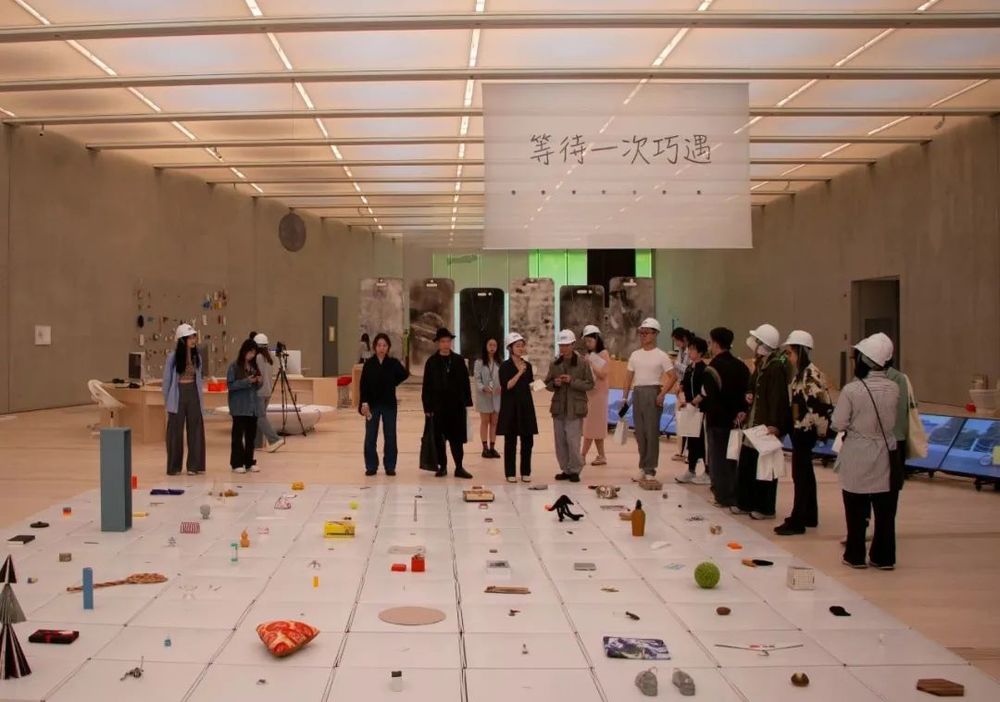 天目里美术馆 | “跨服聊天”与“9189 公里”展览打破艺术边界
