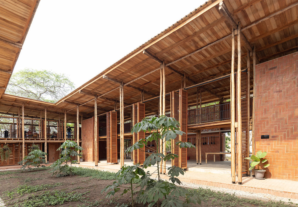 Community Productive Development Center Las Tejedoras / Natura Futura Arquitectura + Juan Carlos Bamba