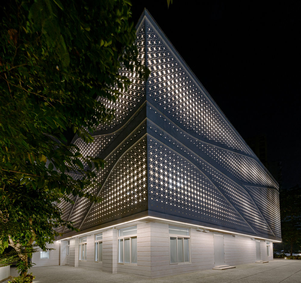 Ismaili Jamatkhana & Community Centre / NUDES