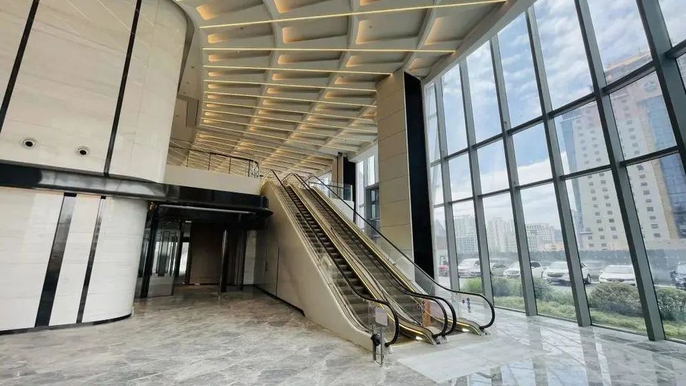徐家汇中心 T1 塔楼竣工，现代设计风格成亮点