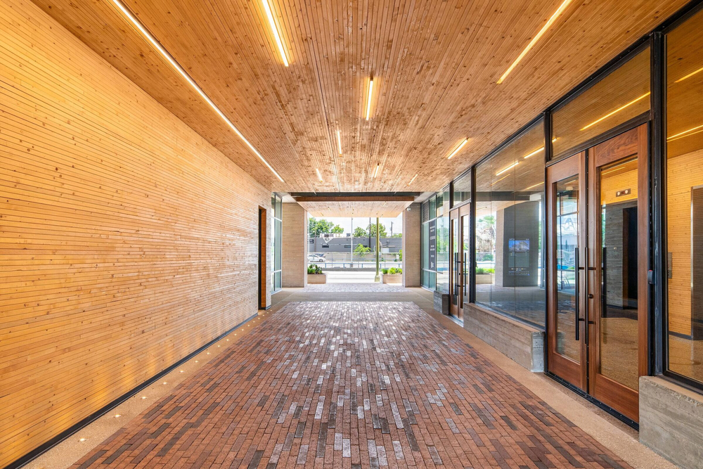 德克萨斯州首个大众林木建筑 | The Soto